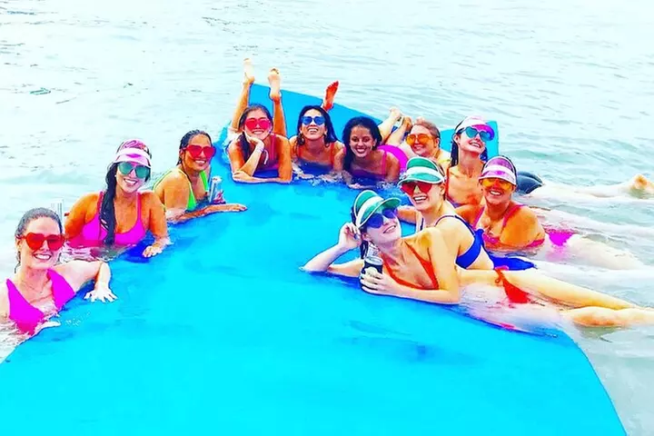 Miami Private Boat Rental to Sandbars and More