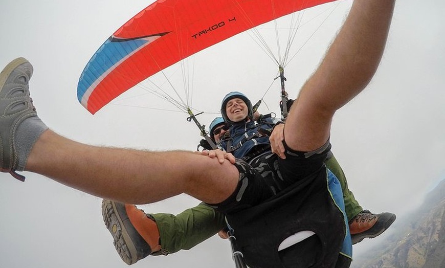 Image 8: Vuelo en tándem en parapente acrobático en la zona sur de Tenerife