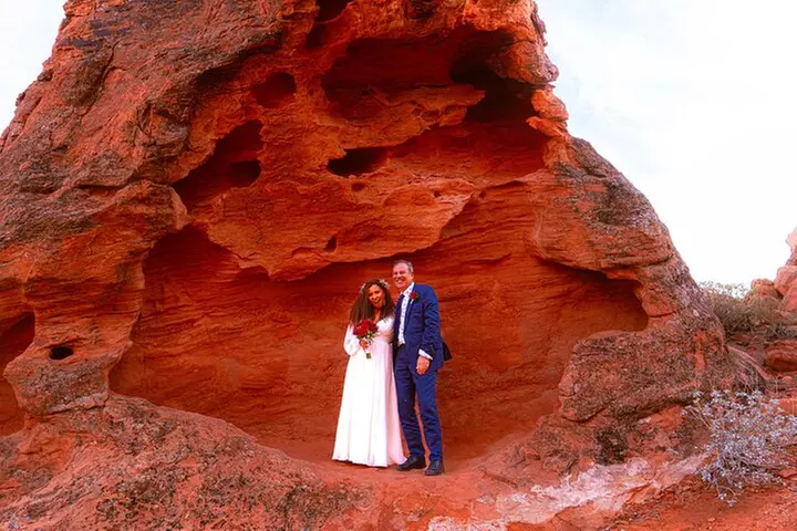 Valley of Fire Wedding Package with Photographer