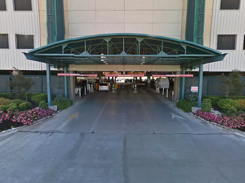 Convenient Airport Parking at TUL from $7 per day
