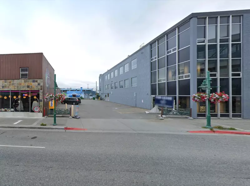 Parking at [5083] 305 W. 5th Ave. Lot