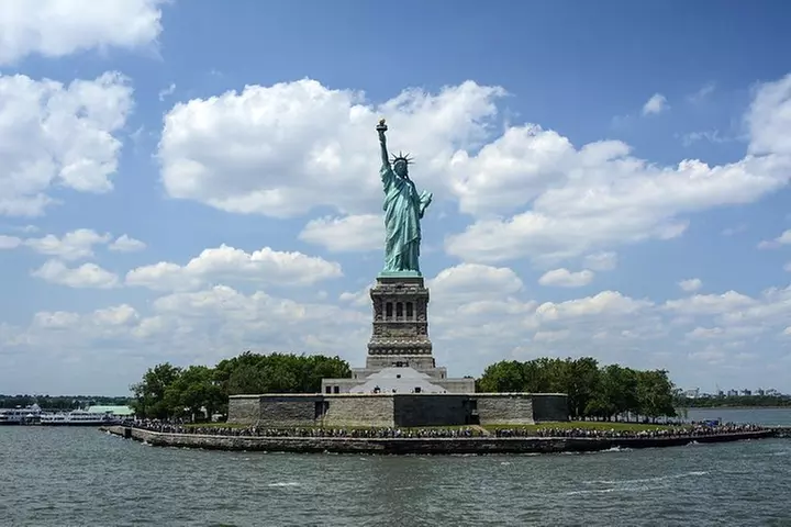 Statue of Liberty and Ellis Island 60 Minute sightseeing Cruise