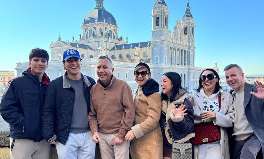 Image 3: Descubre Madrid en Tuk Tuk durante 1 hora y media