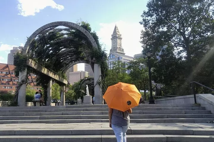Boston North End Food Tour of 6+ Tastings, Cannoli, Lobster Roll