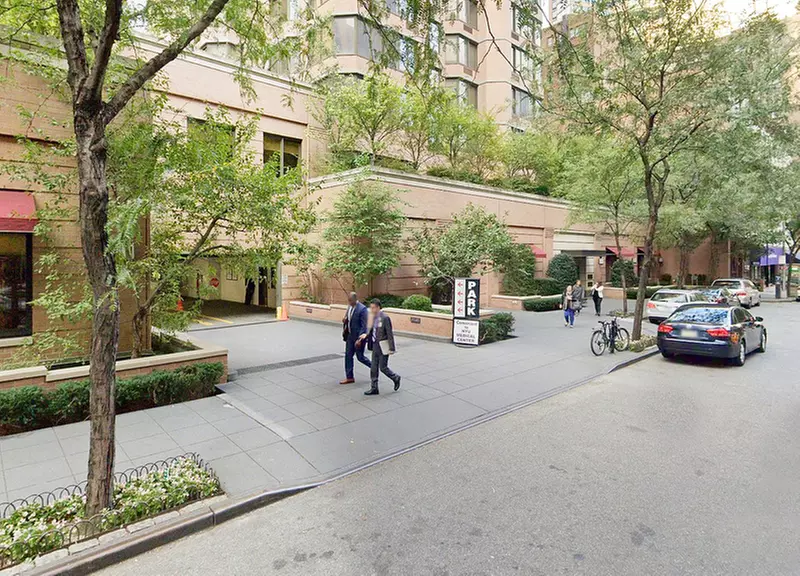 Parking at Glenwood Management - Paramount Tower Garage - Primary Image