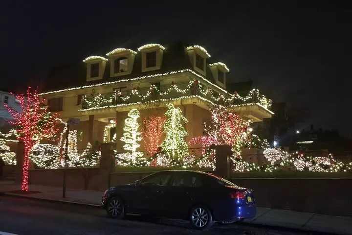 Christmas Lights Tour of Dyker Heights Brooklyn