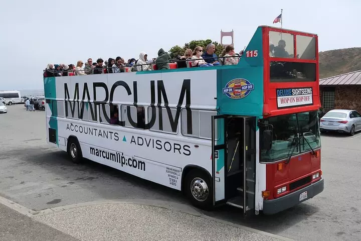 San Francisco: Hop-On Hop-Off Deluxe Bus Tour with 20 Stops