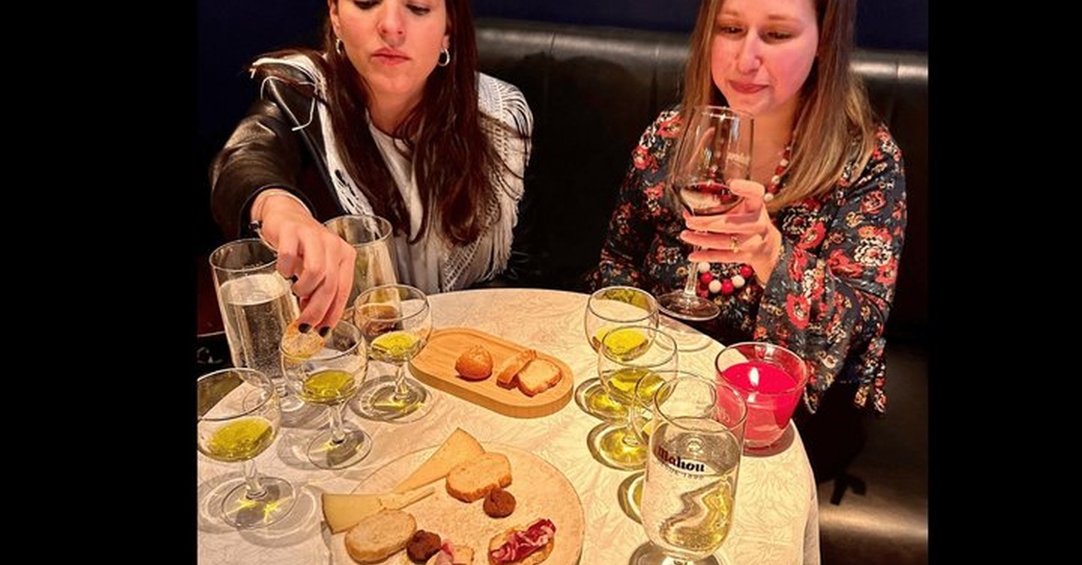 Degustación de aceite de oliva con tapas y vino en Madrid