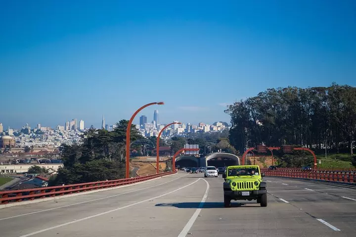 Private San Francisco City Tour by Open-Air Jeep (Max 6)