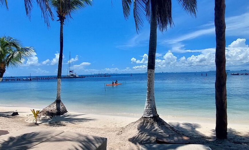 Image 4: Discover Isla Mujeres on an All inclusive Catamaran tour