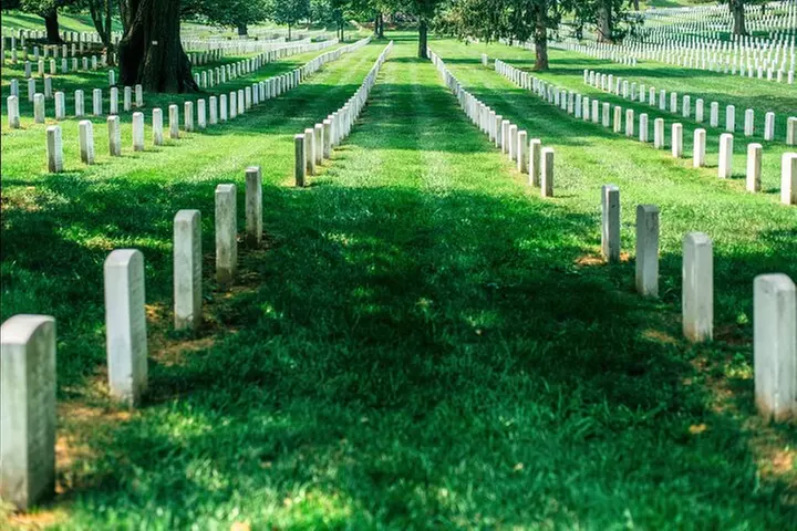 Arlington Cemetery with Changing of Guards & Tomb Unknown Soldier