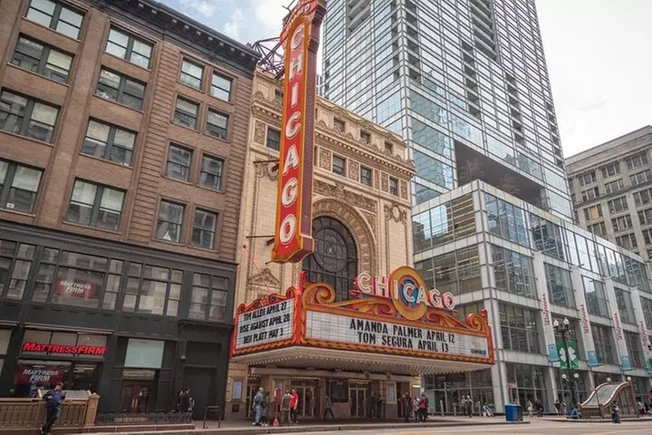 Chicago in a Day: Food and Architecture Private Walking Tour