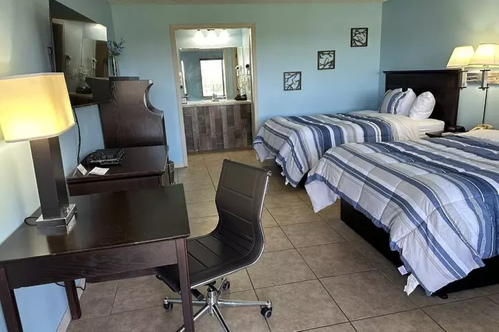 Small Group Bike Tours From Chicago to Lake Geneva