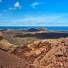 Image 7: Vino de Timanfaya y excursión panorámica privada en tierra