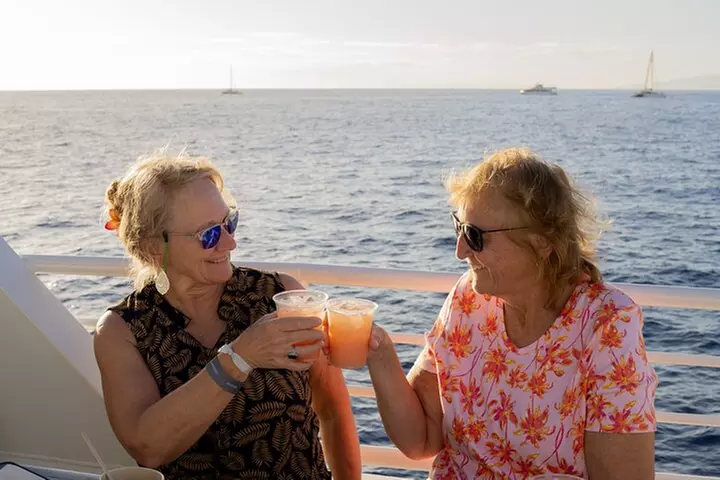 From Ma'alaea Harbor: Sunset Dinner Cruise Aboard the Quicksilver