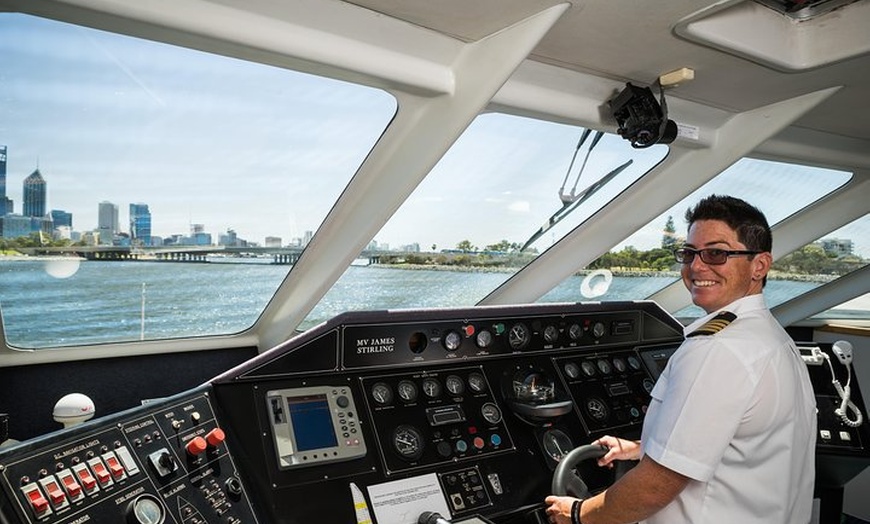 Image 3: Swan River Lunch Cruise