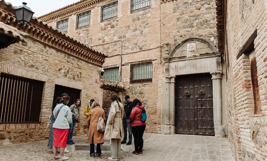 Image 10: Ultimate Toledo Comida e historia Tour a pie inc 7 Catas y vinos