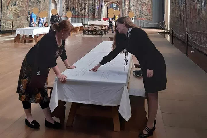 Private tour with an accredited expert guide Hampton Court Palace