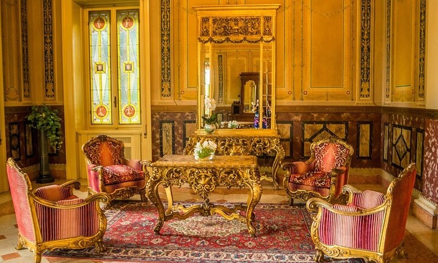 Image 9: Windsor Castle Stonehenge Private Tour from London with Passes