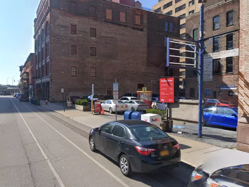 Parking at 100 Pearl St. Lot - P8132