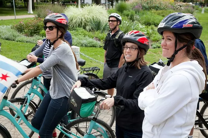 Bike Tour of Chicago's Lakefront Neighborhoods