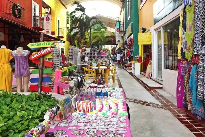 Cancun Shopping Private Guided Tour & City Sightseeing
