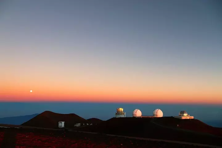 Mauna Kea Summit Tour with Free Night Star Photo