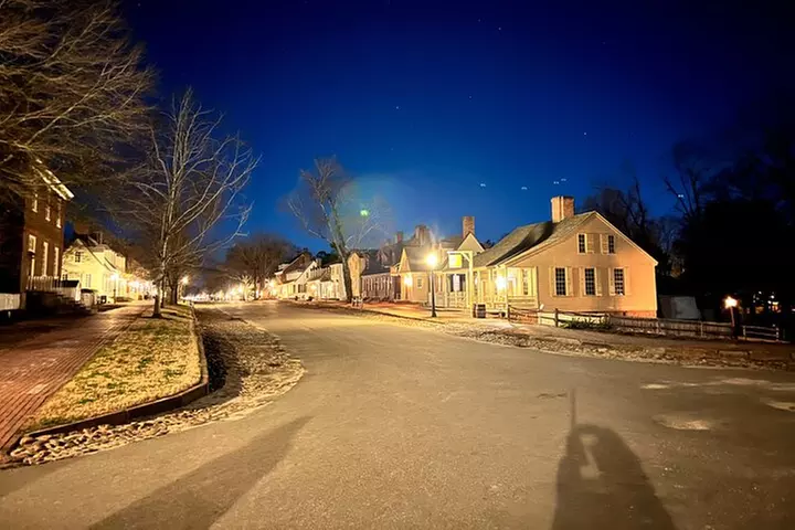 Williamsburg Ghosts, Witches and Pirates Tour