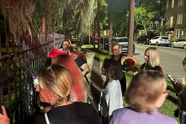 The Grave Tales Ghost Tour in Savannah