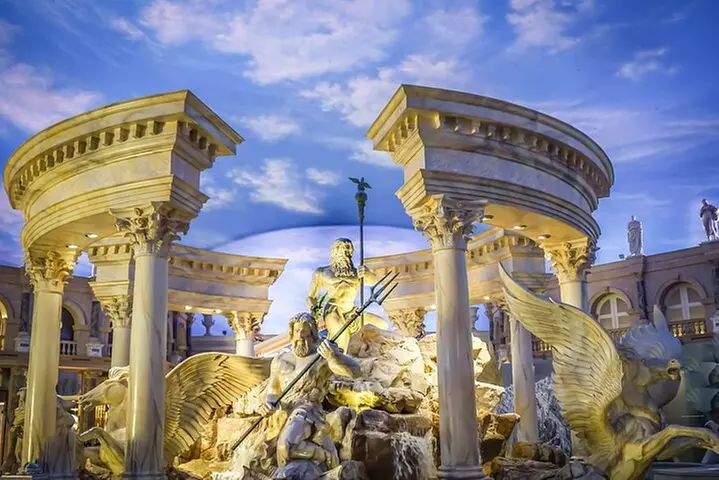 Las Vegas: The Strip's Celebrity Chefs Tour or Downtown Food Tour