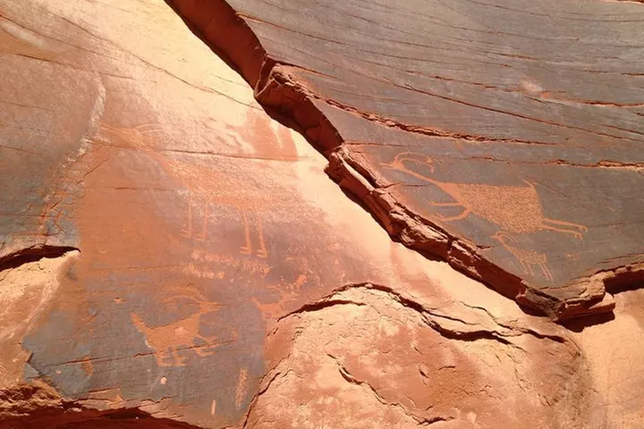 2.5 Hours of Monument Valley's Backcountry 4×4 Tour