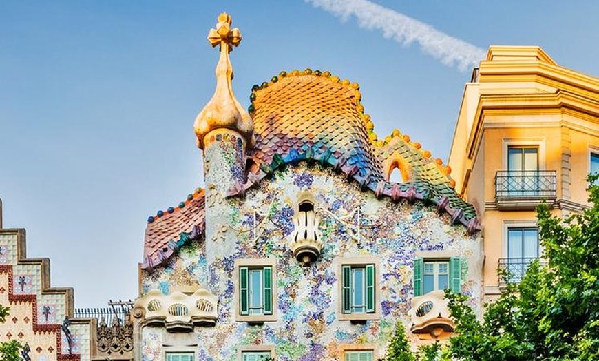 Image 1: Entrada a la Casa Batlló con audioguía inteligente