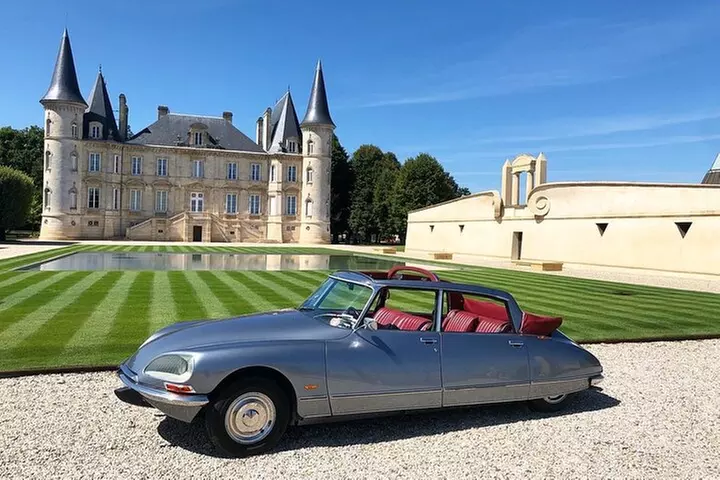 Visite du Médoc à bord d'une Citroën DS Limousine Convertible - Primary Image