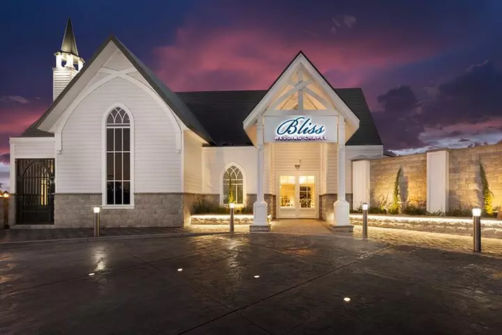 Bliss Chapel Elvis Weddings & Vow Renewal