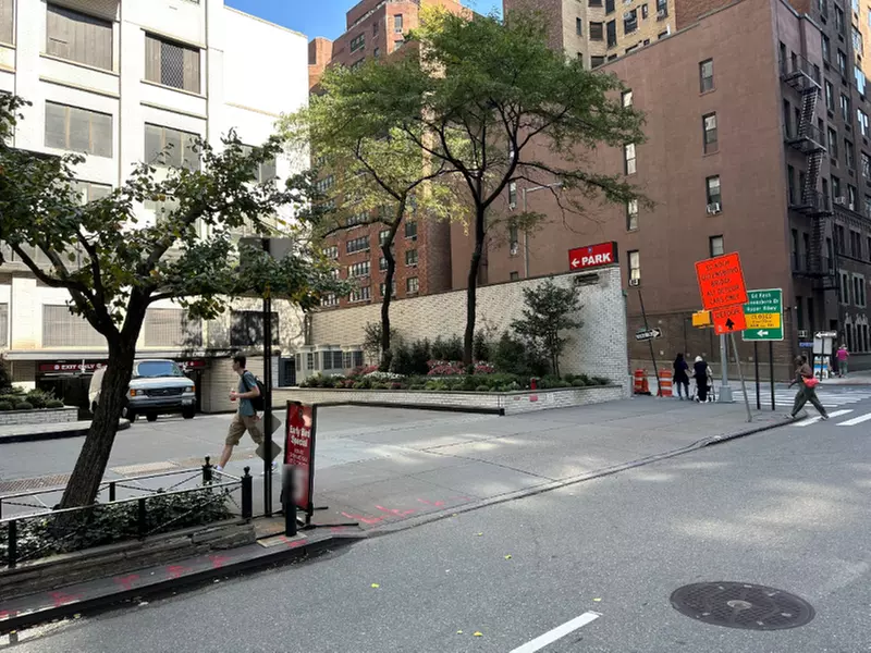 Parking at iPark - 303 East 57th Street Parking Corp. Garage