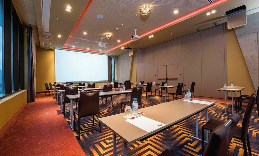 Image 56: ✈ SPANIEN | Barcelona - Leonardo Royal Hotel Barcelona Fira 4*, 2 N...