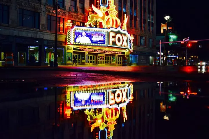 Self-Guided Scavenger Hunt: Detroit Roll Through Motor City