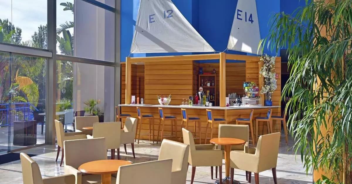 ✈ COSTA DORADA | Salou - Hotel Sol Costa Daurada avec entrée à Port...