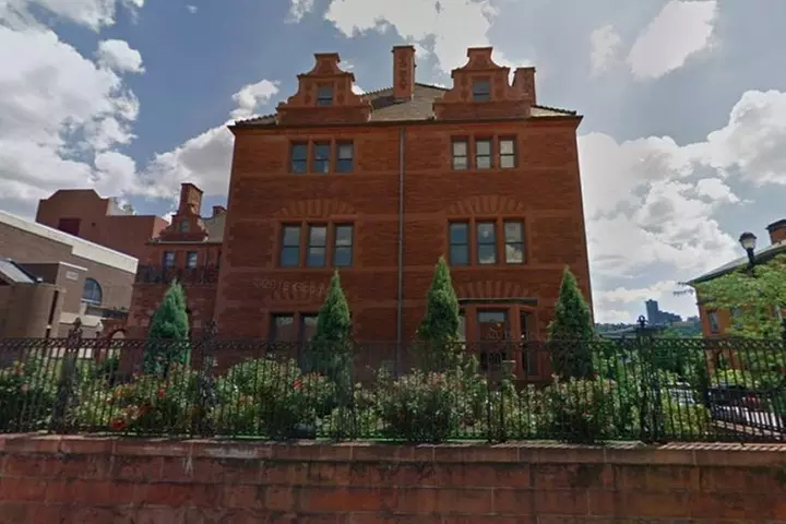 Self-Guided Scavenger Hunt: Pittsburgh's Cultural Side