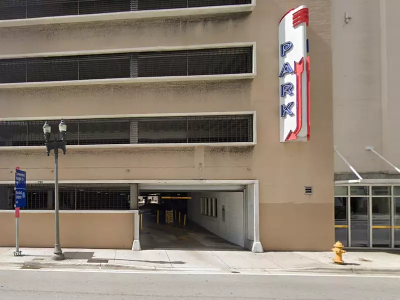 Parking at 225 SE. 2nd St. Garage