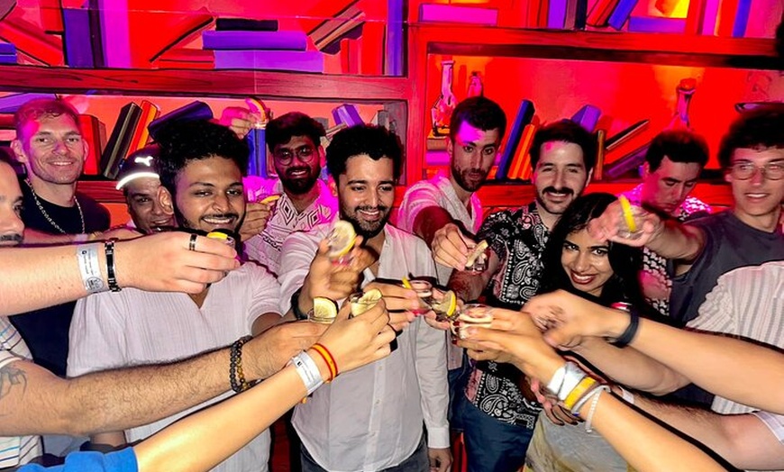 Image 13: Pubcrawl de Halloween en Madrid – Barra libre, chupitos y entrada V...