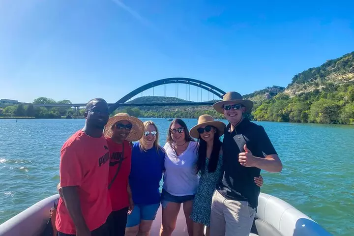 Scenic 2HR Austin Guided Lake Tour: Small Group & Full Sun Shade