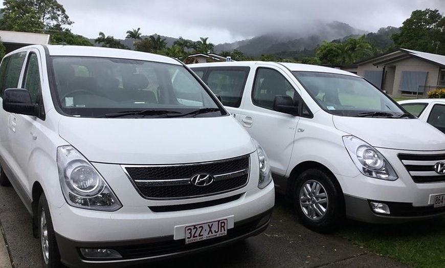 Image 1: IMAX Private Transfer 7 Guests Cairns Airport to Hotels in Cairns City