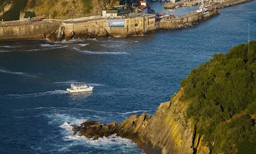 Image 5: Donostia San Sebastián Sunset en Barco desde el Mar