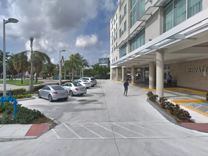 Parking at Hyatt Place Miami Airport East Lot - Second Medium