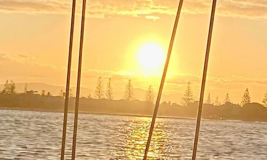 Image 3: Sunset Sailing Cruise includes snacks & drinks