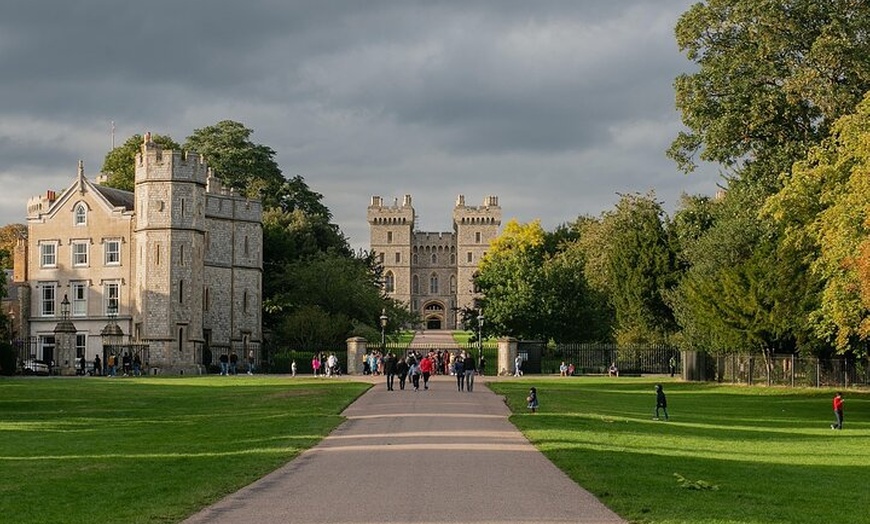 Image 16: Windsor Castle Stonehenge Private Tour from London with Passes
