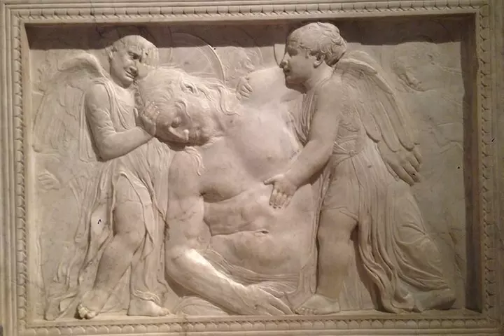 Private Guided Tour of The Victoria and Albert Museum - 3 Hour