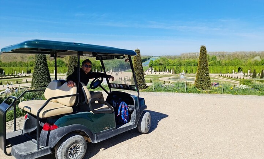 Image 10: Visite guidée en voiturette de golf de Versailles + Bateau romantiq...