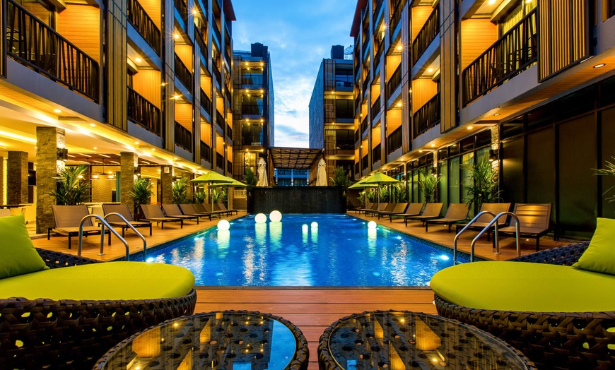 Image 1: ✈ THAÏLANDE DU SUD | Krabi - GLOW Ao Nang Krabi 4* - Piscine extéri...